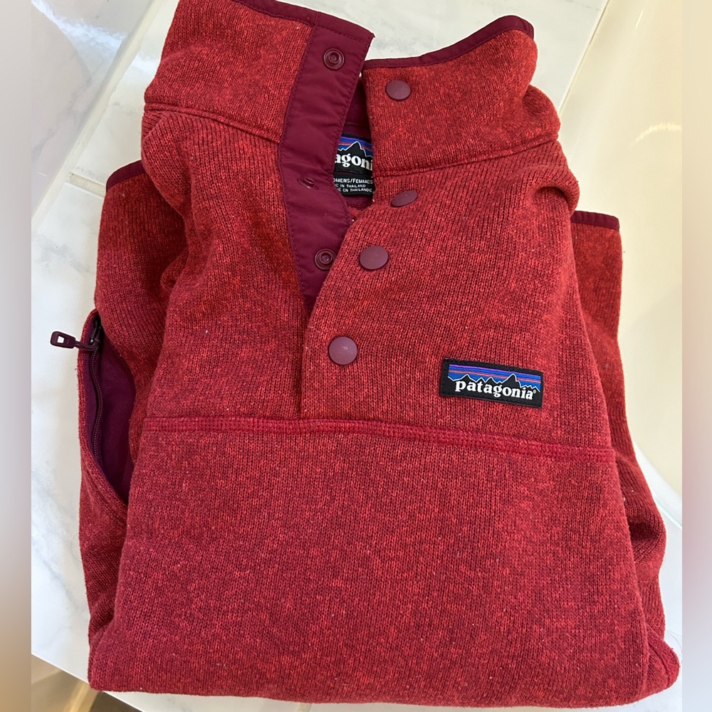 Red Patagonia Pull Over